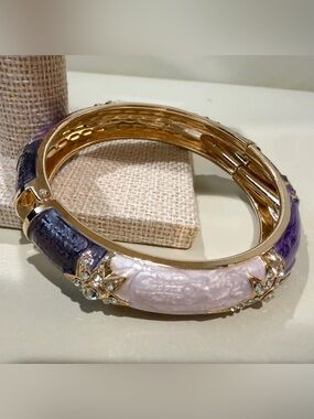 New Gold-Tone Pink and Purple Enamel Hinged Bangle Bracelet (one size)